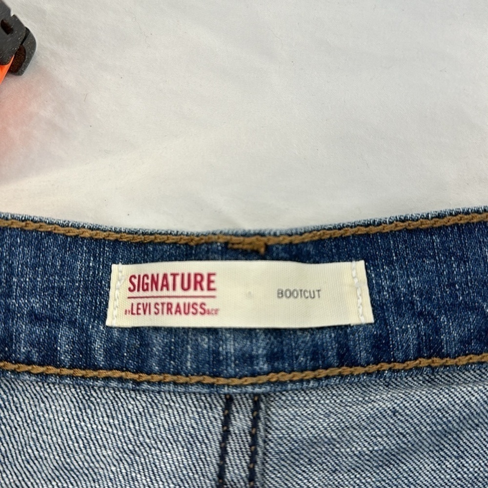 Levi’s Signature Waterless Boot Cut Jeans, 31x30 - Picture 7 of 8
